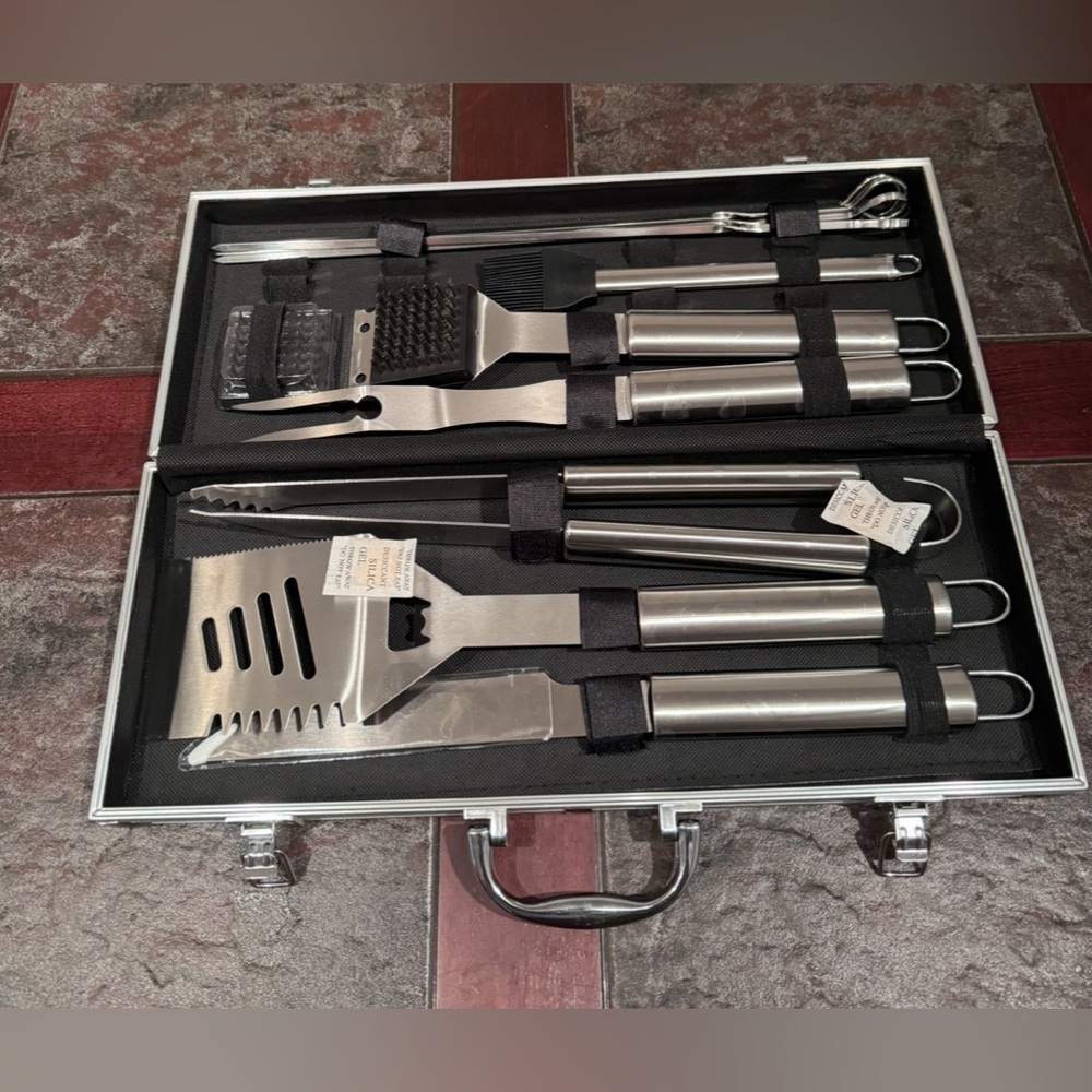 ROMANTICIST Grill Accessories Kit.